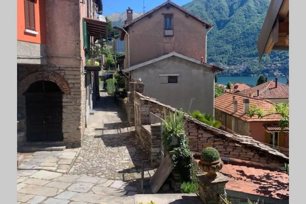 La Lanterna Apartment Carate Urio